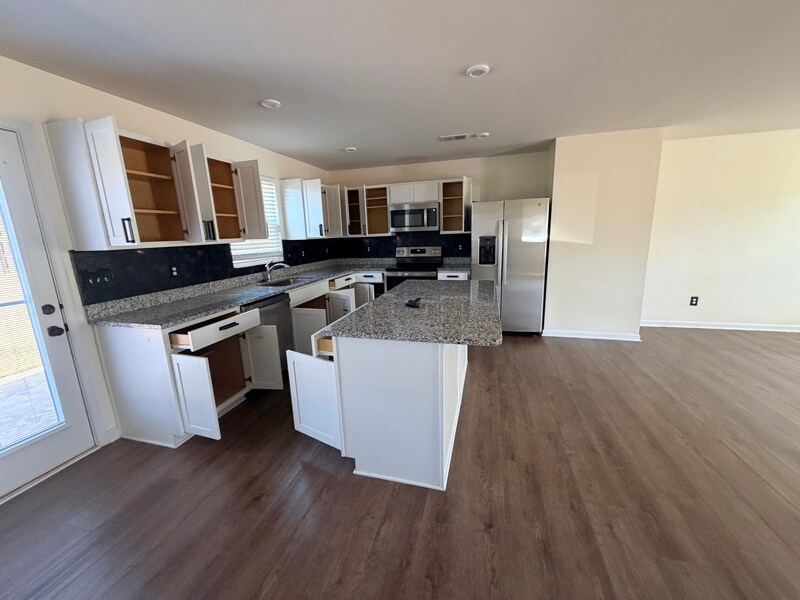 Building Photo - 3012 Blue Brook Ln