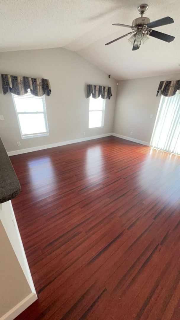 Building Photo - 3BD/ 2BA house in popular Bellegrove