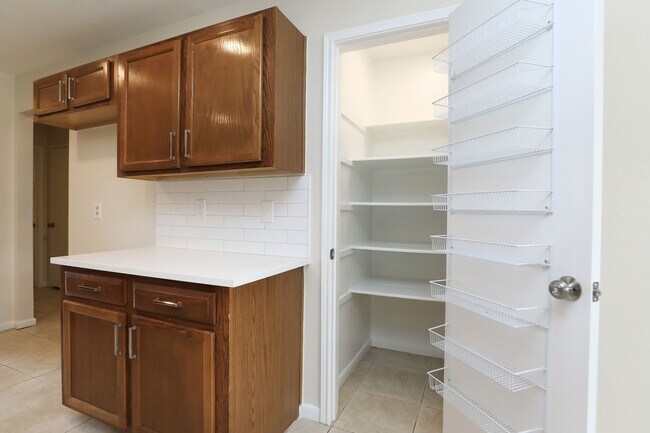 Building Photo - 14215 Cypress Valley Dr