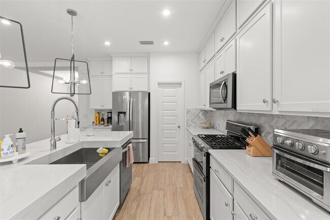Building Photo - 5412 Silver Sun Dr