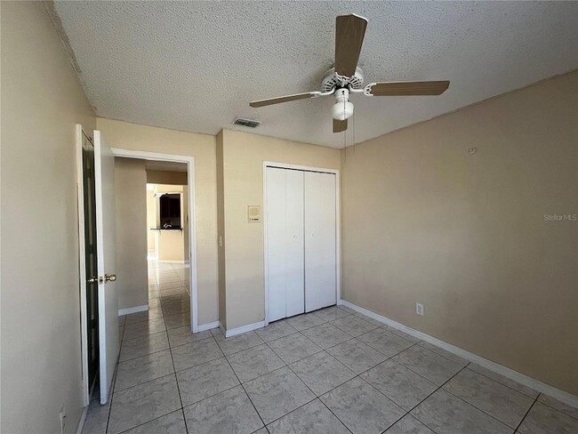 Building Photo - 2131 Rj Cir