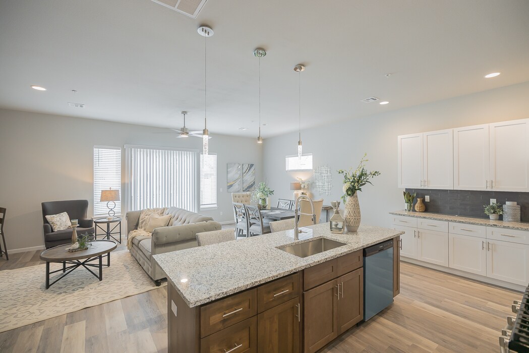 Building Photo - 3402 Redbud Ln
