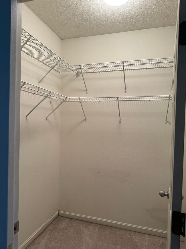 Building Photo - Spacious 3rd Floor Apartment in The Village of 5 Points – Lewes, DE