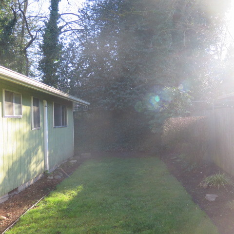 Building Photo - 1524 NE Junior St