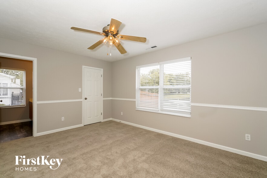 Building Photo - 5631 Willowridge Ct