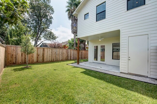 Building Photo - 1733 Airline Dr