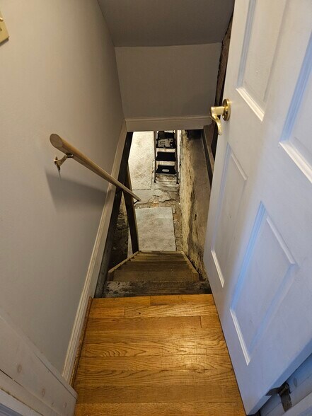 Building Photo - 35 E Hoster St