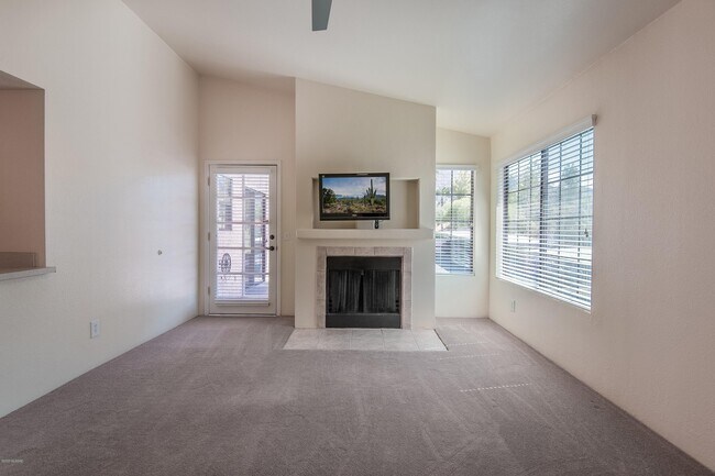 Building Photo - 6441 N Tierra De Las Catalinas