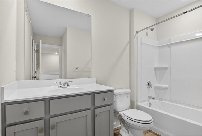 Building Photo - 704 Olivia St