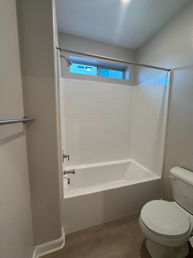 Building Photo - 2055 Woolem Pl