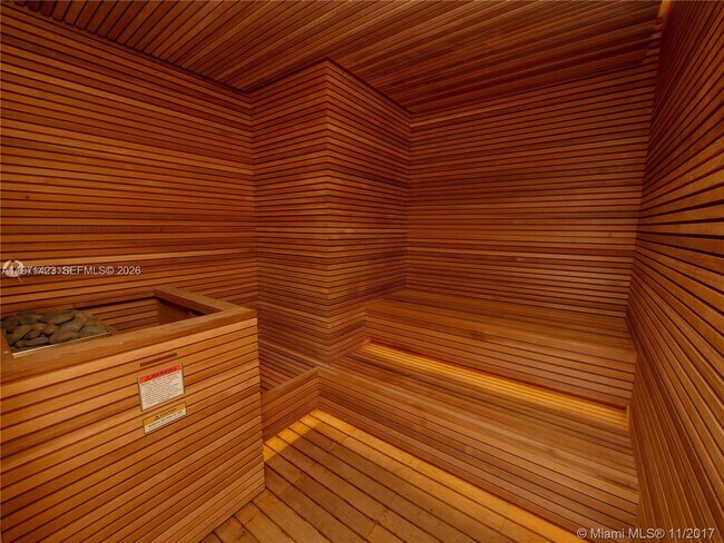 Building Photo - 10201 Collins Ave