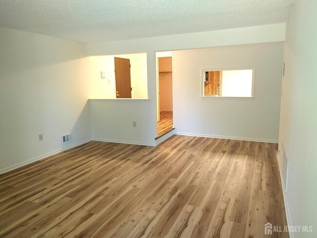 Building Photo - 280 Willowbrook Dr