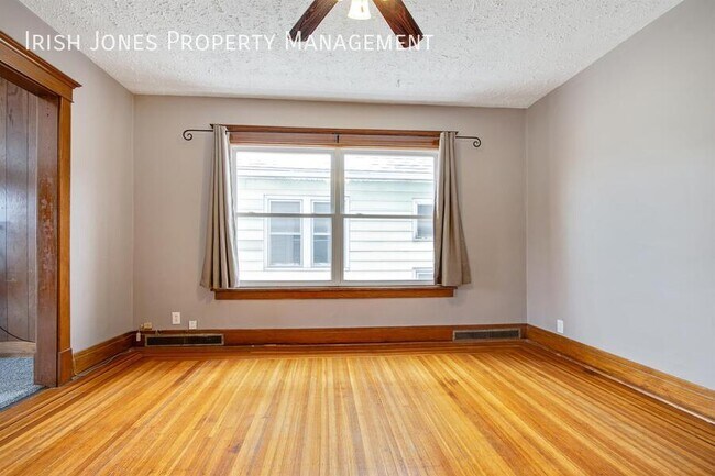 Building Photo - 38 Rugby Rd