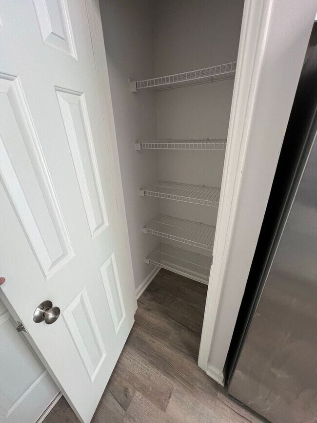 Building Photo - NOW READY!!! 3 bed 2.5 bath townhome in Duluth!