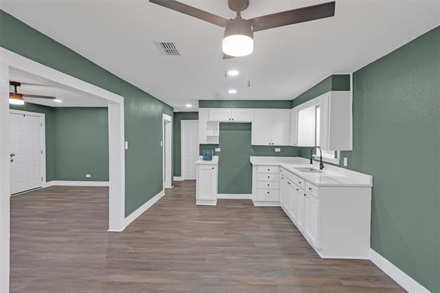 Building Photo - 611 W College St