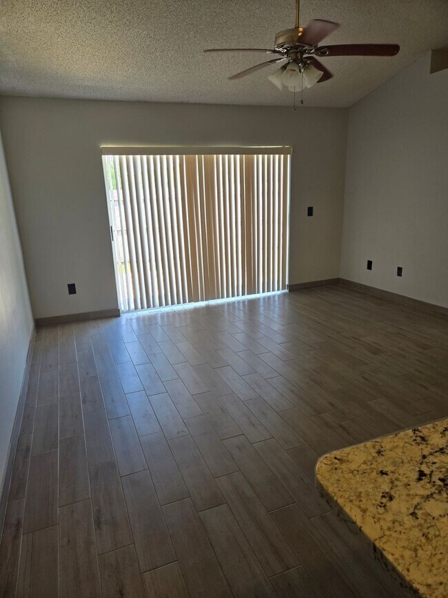 Building Photo - 9560 Brackin St