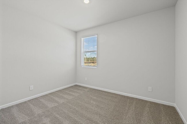 Building Photo - 4340 Oswin Dr