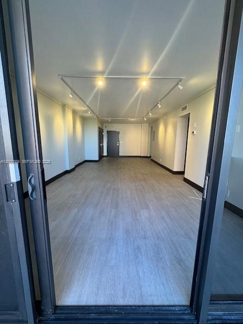 Building Photo - 90 Edgewater Dr