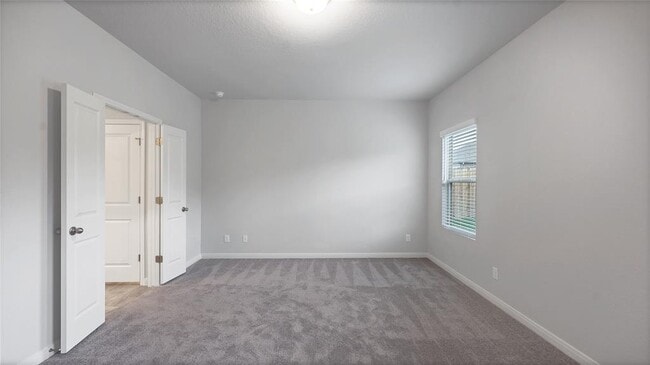 Building Photo - 1941 Colonial Ave