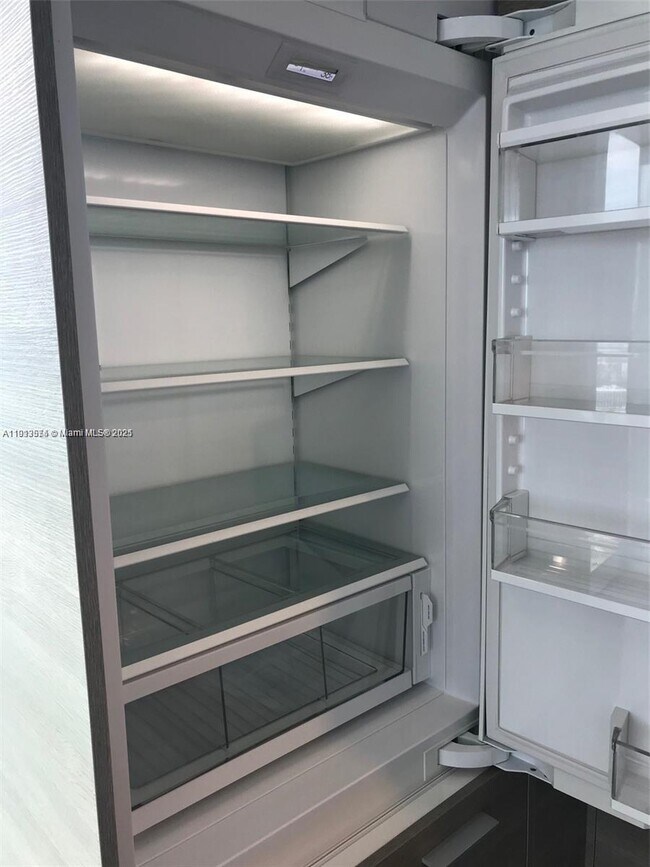 Building Photo - 650 NE 32nd St