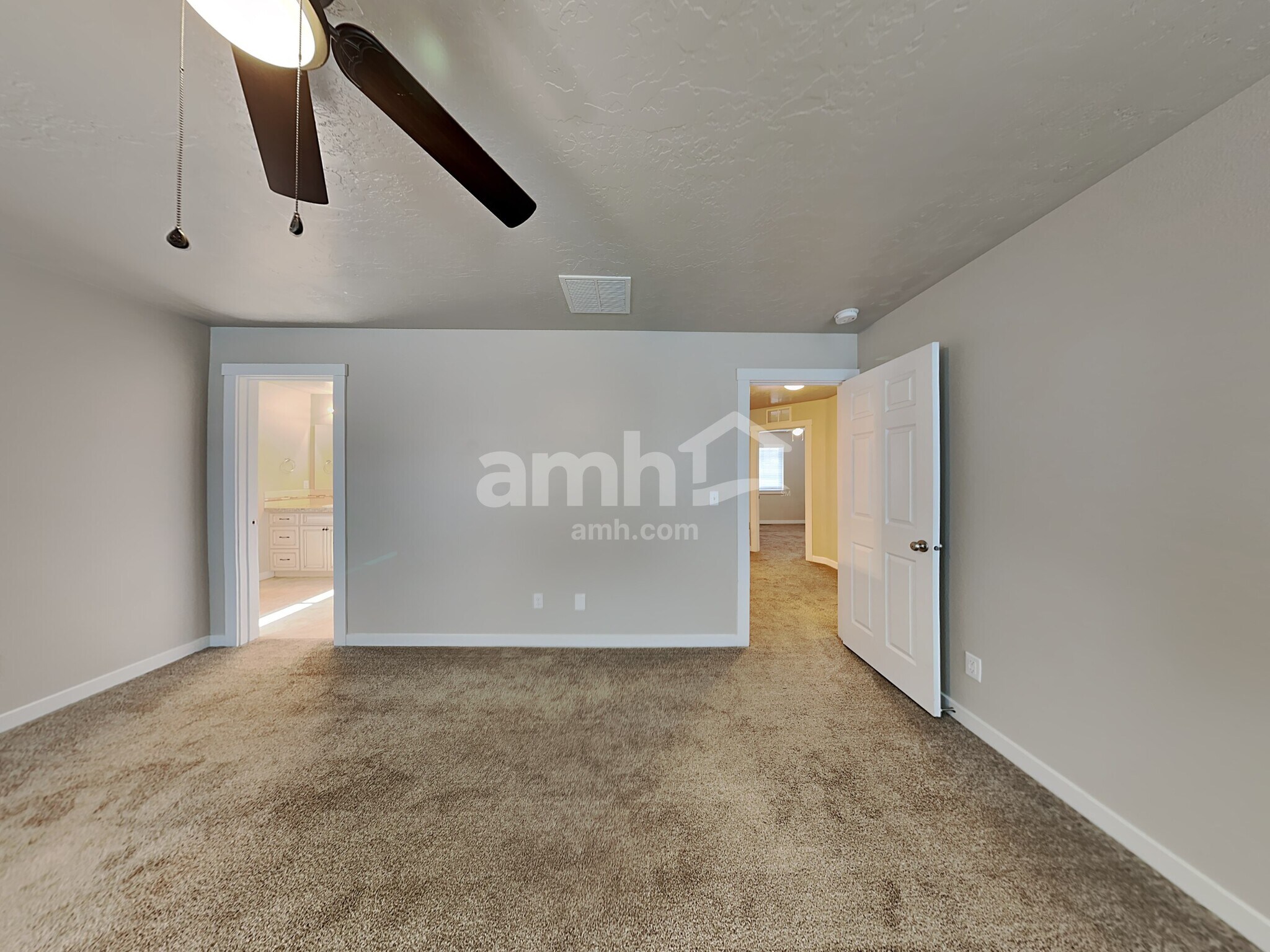 Building Photo - 10647 Avalon St