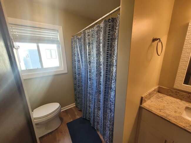 Building Photo - 2 Bedroom, 2.5 Bath Condo with with Ocean ...