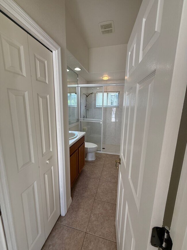 Building Photo - 4 Bedroom 3 Bath Single Family Home Laurel...