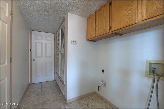 Building Photo - 894 Melville Ln