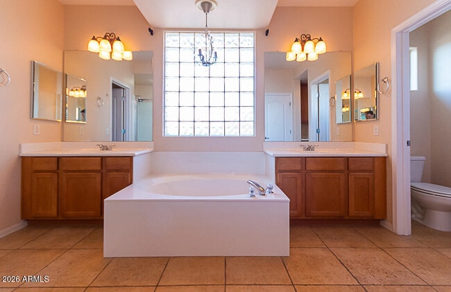 Building Photo - 642 E Torrey Pines Pl