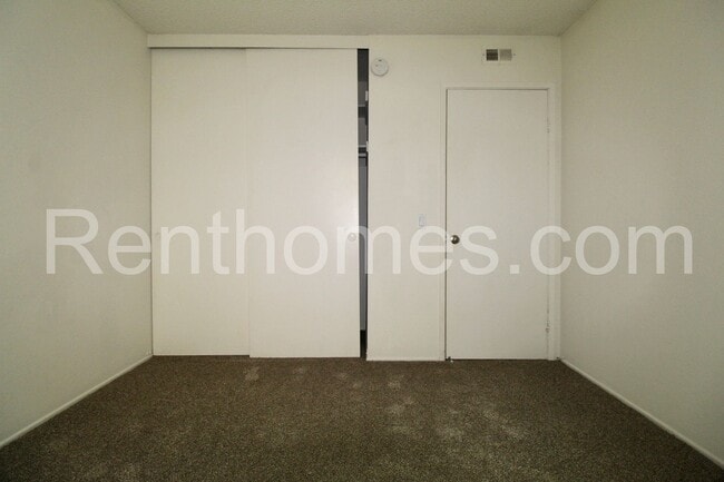 Building Photo - 8616 Longwood St