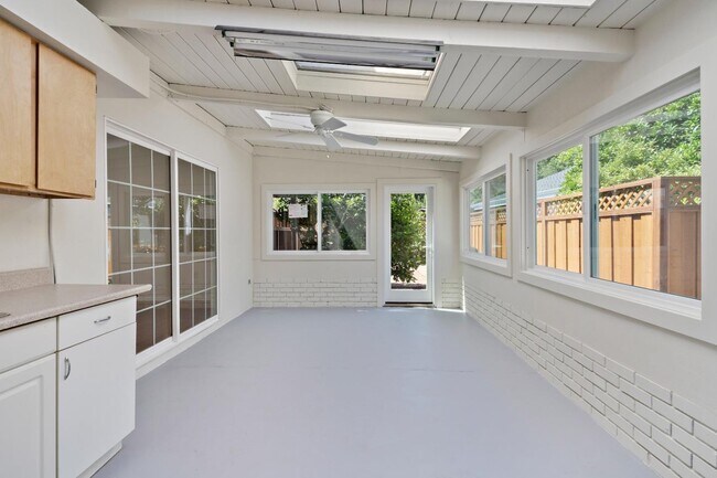 Building Photo - 1486 Richards Ave