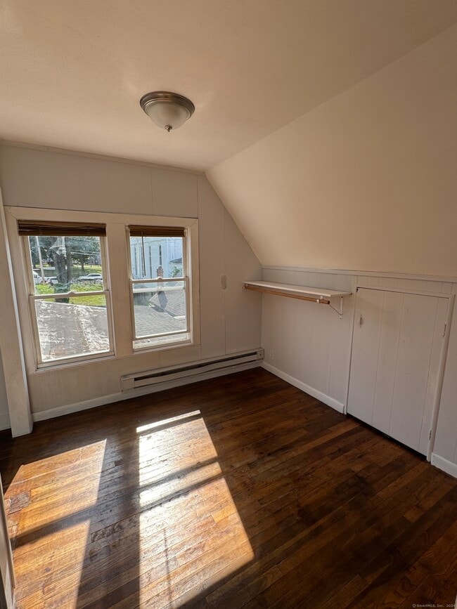 Building Photo - 105 Olivia St