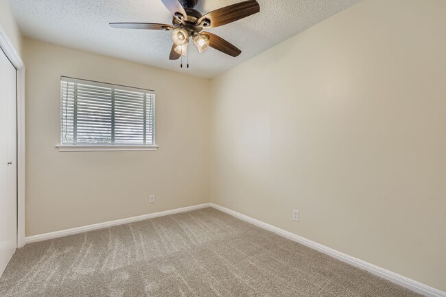 Building Photo - 5313 Basswood Ln
