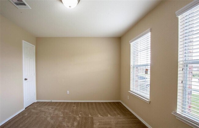 Building Photo - 5716 Hopkins Dr