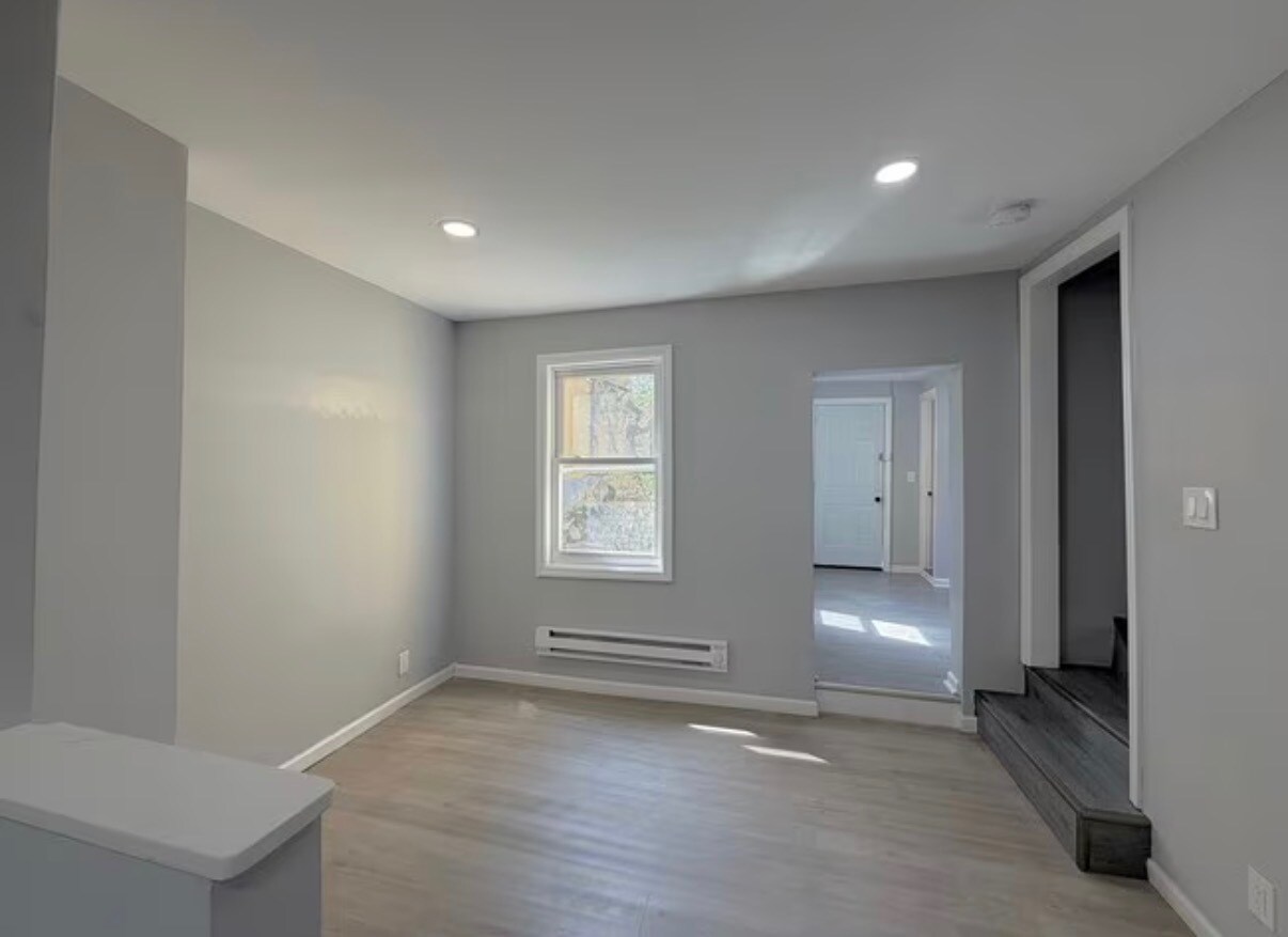 Building Photo - 12 Cedar Aly