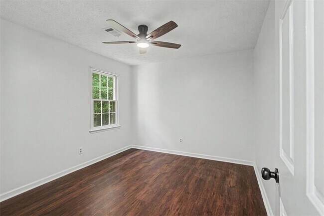 Building Photo - 3947 Camrose Pl