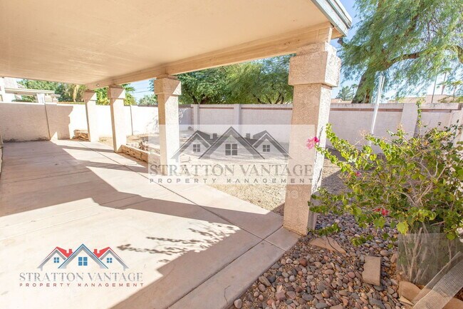 Building Photo - 1015 E Brentrup Dr