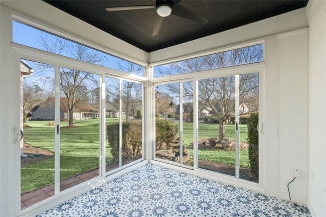 Building Photo - 4090 Prince Charles Dr