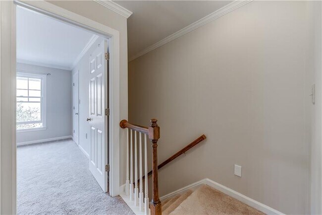 Building Photo - 64 Mt Vernon Cir