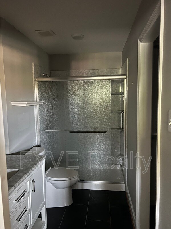 Building Photo - 7914 Gleason Dr