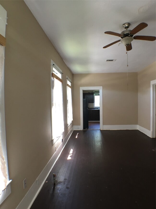 Building Photo - 3828 Avenue M 1/2