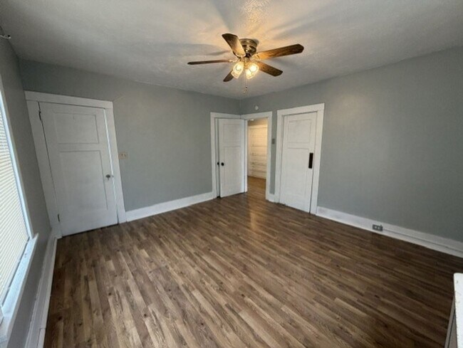 Building Photo - 256 Mabrick Ave