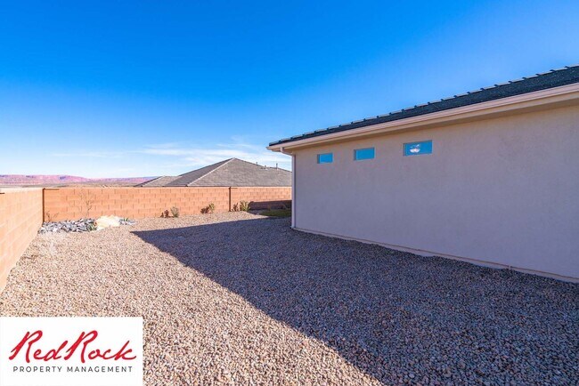 Building Photo - Incredible 3 Bedroom, 2 Bathroom Property ...