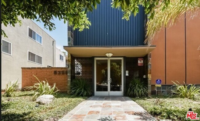 Building Photo - 8358 Manitoba St