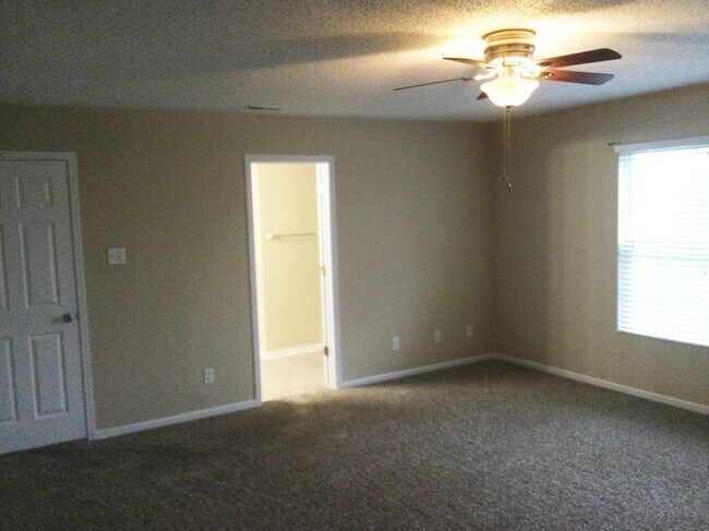 Building Photo - 1071 Highpointe Boulevard