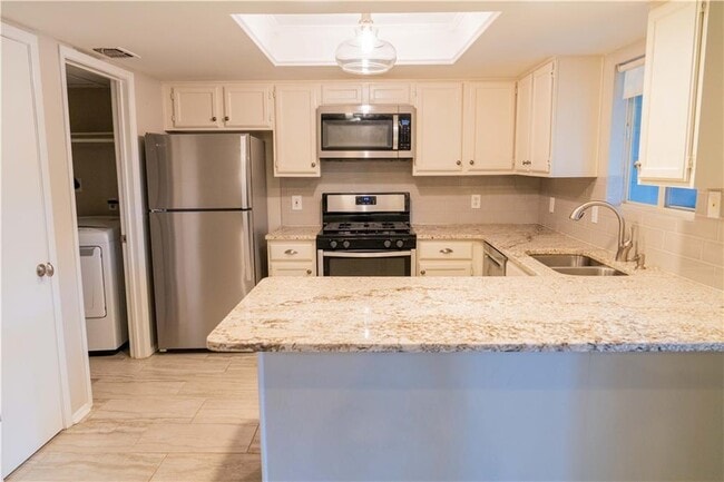 Building Photo - 72 Fair Haven Way