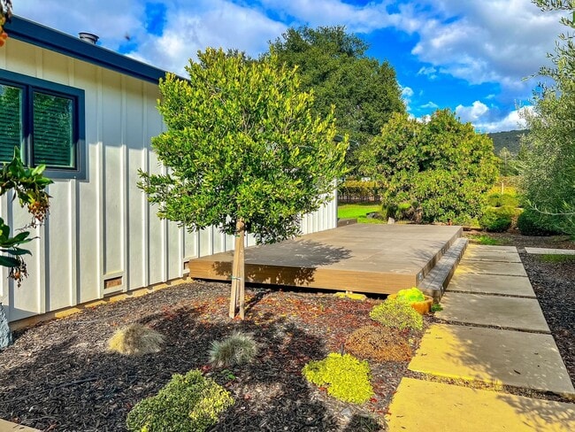 Building Photo - Beautiful Newer Two Bedroom Napa Home