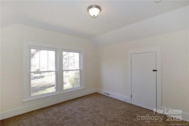 Building Photo - 119 E Pressley Ave