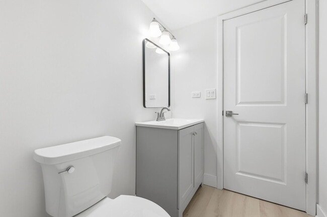 Building Photo - 382 Oak Trails Rd