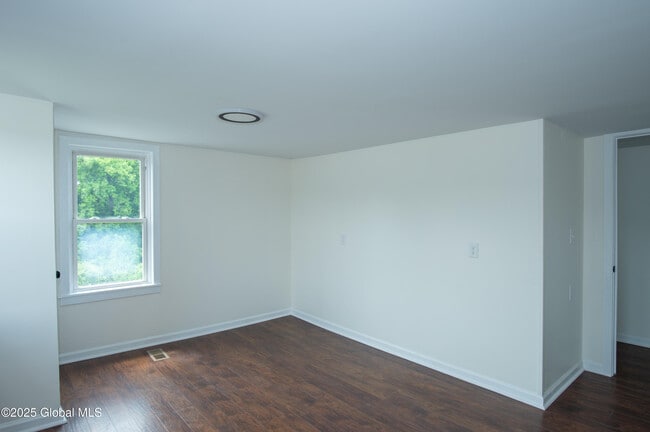 Building Photo - 798 NY-29